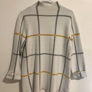 Tahari plaid, 3/4 length sleeved sweater